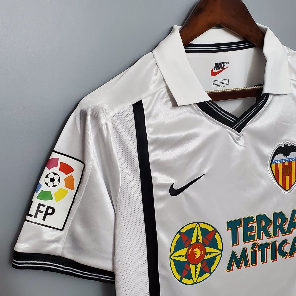 Valencia 2000-01 Home Retro Football Shirt