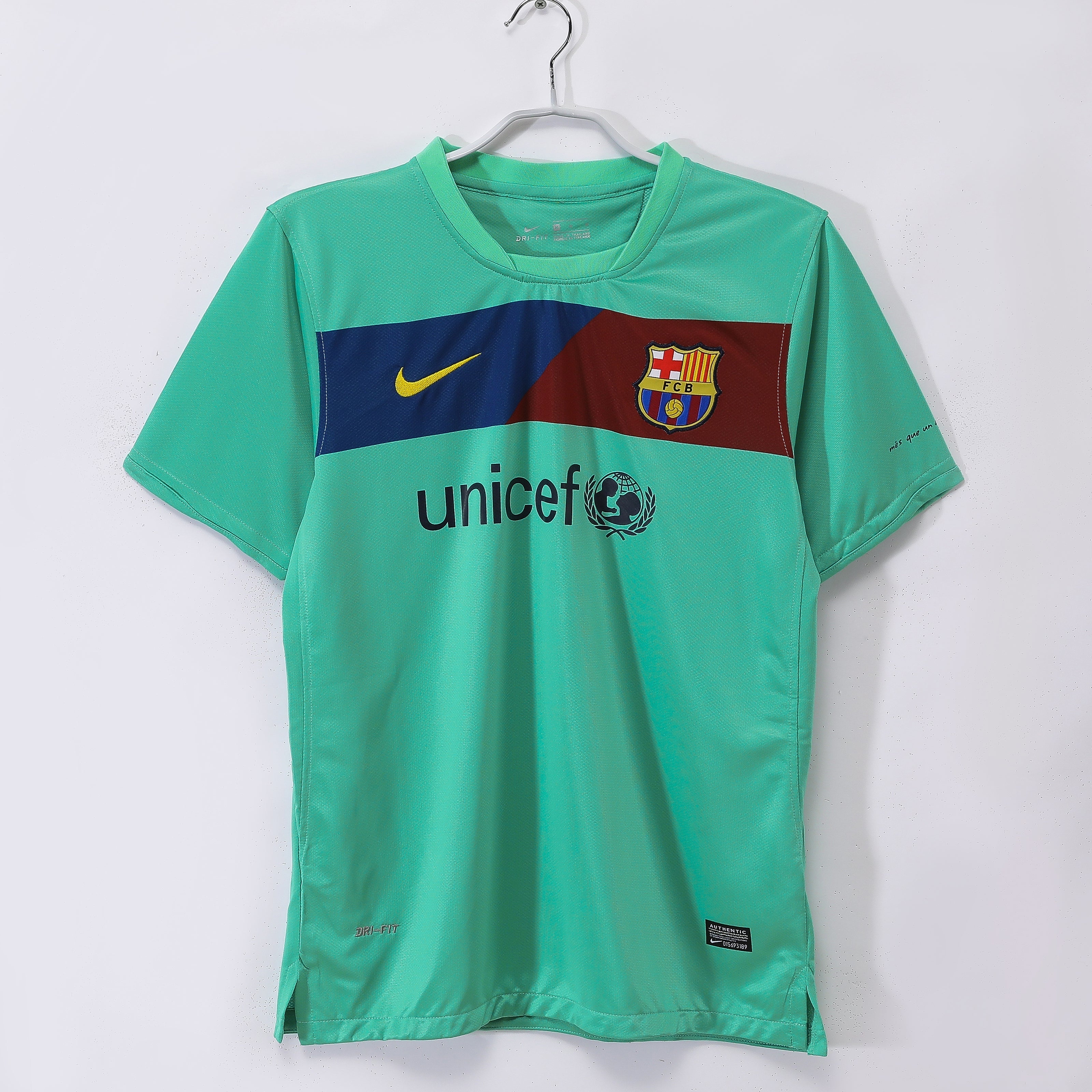 Barcelona 2010/11 Away Shirt