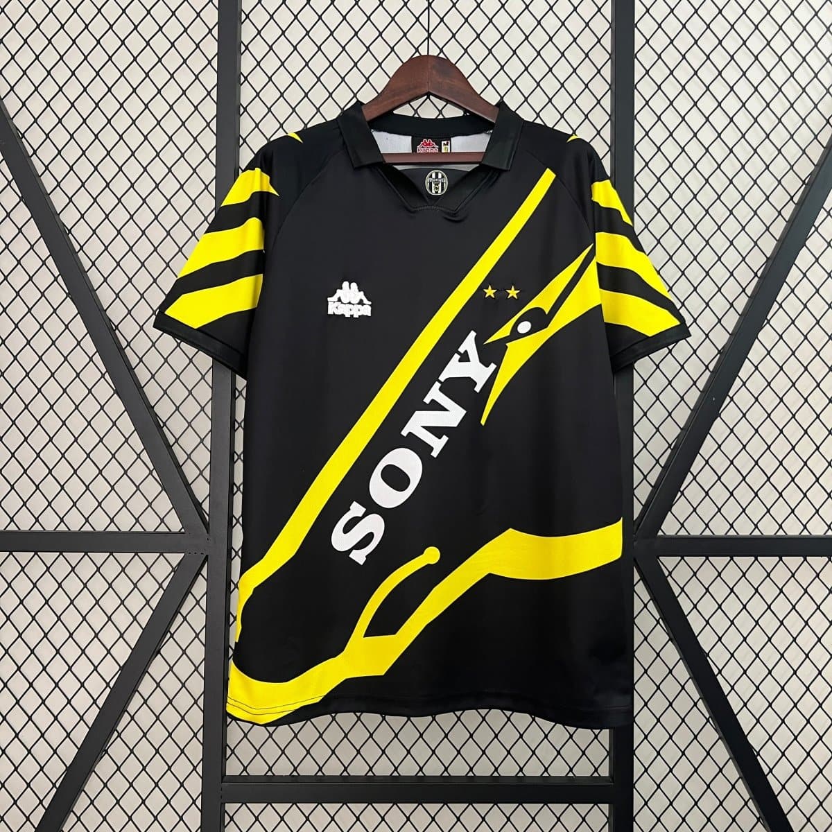Juventus 1996-97 Home Football Jersey