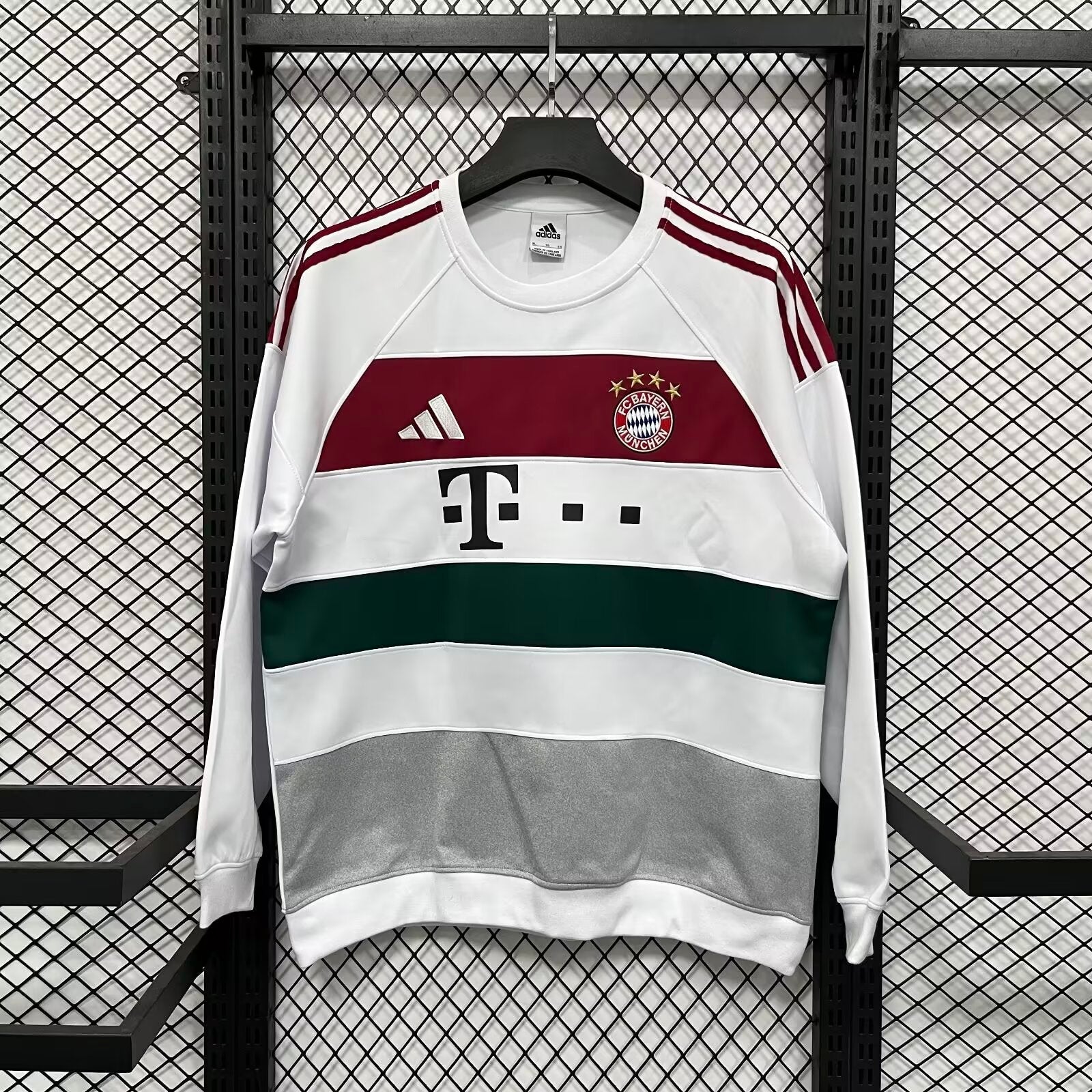 Bayern Jumper (White)