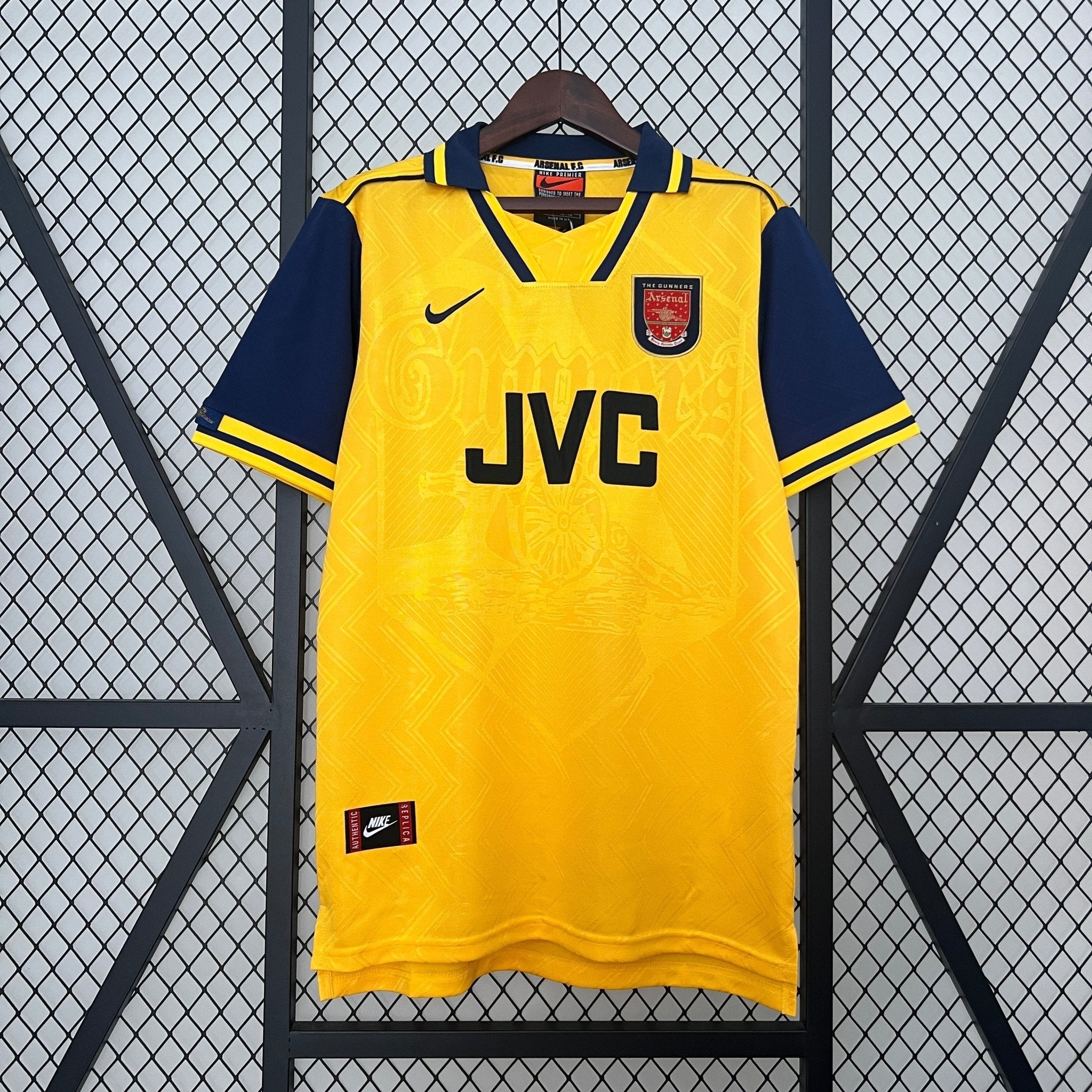 Arsenal 1996-1997 Away Football Jersey