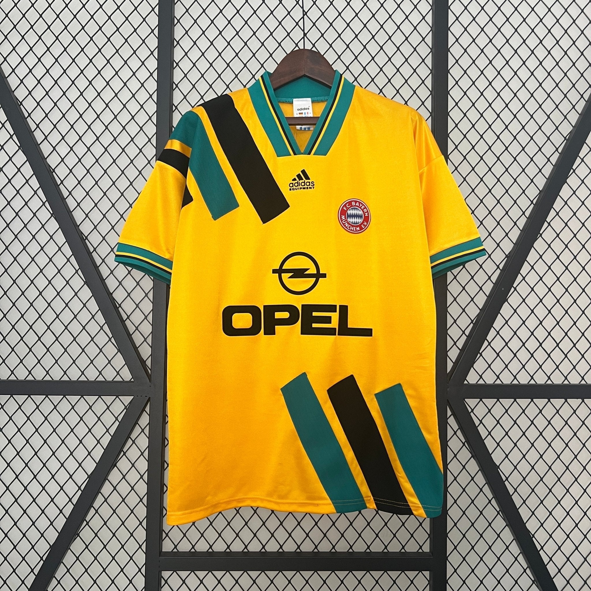 Bayern München 1994-1995 Away Football Jersey