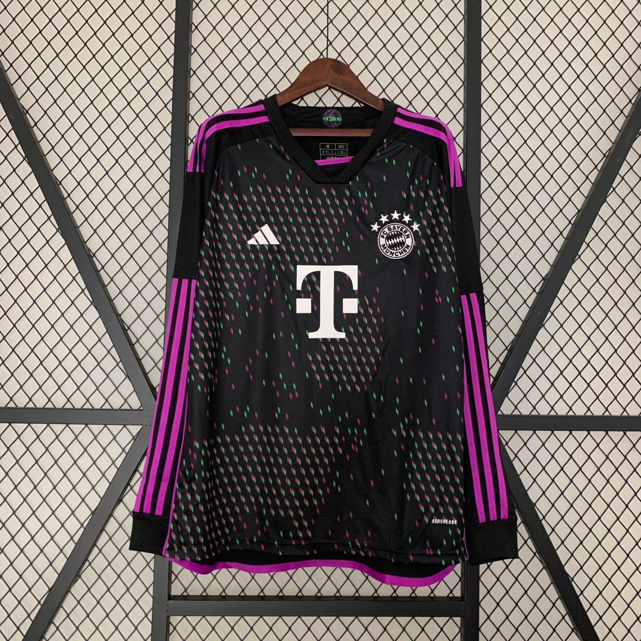 Bayern München 2023-2024 Away Football Jersey