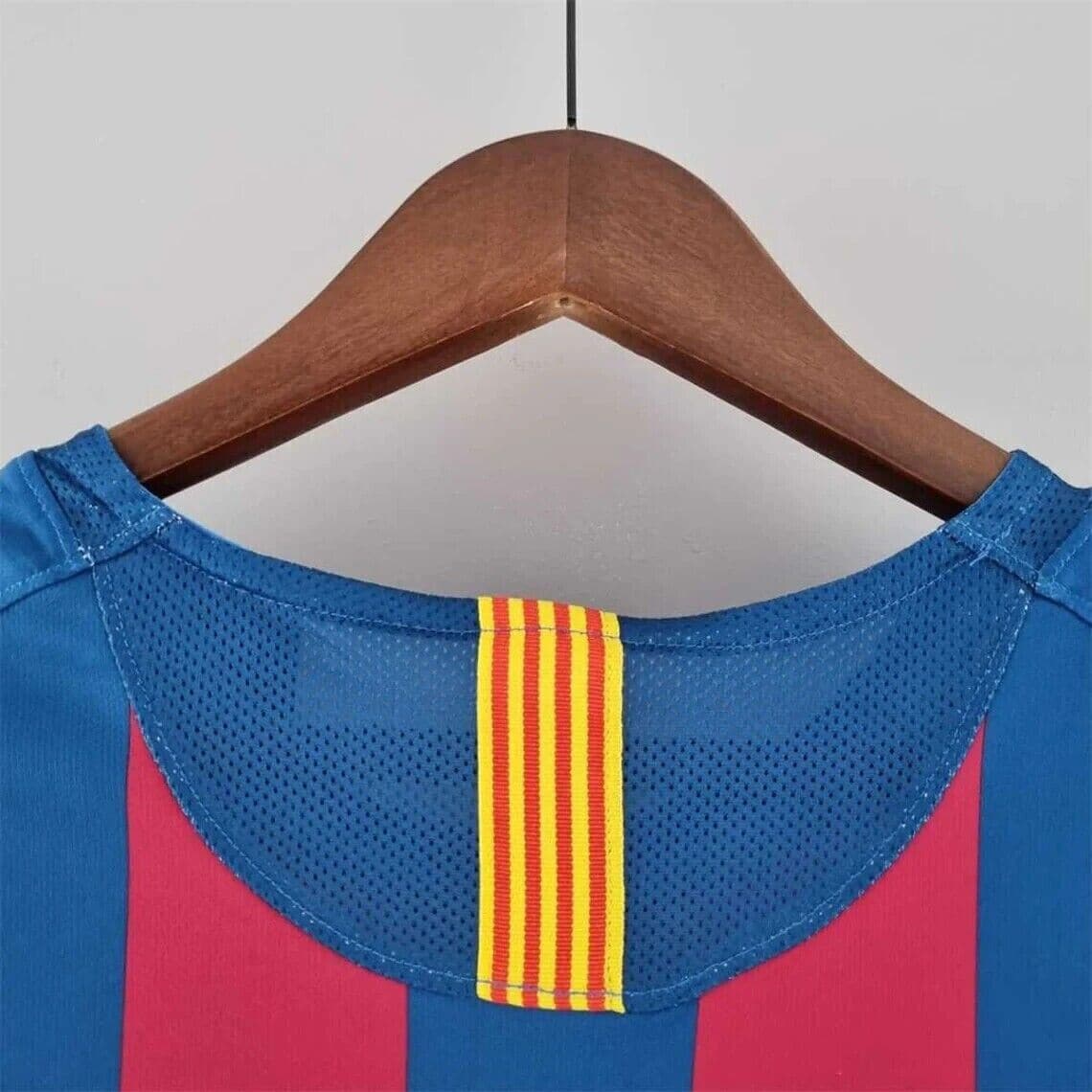 Barcelona 2005-2006 Home Retro Football Jersey