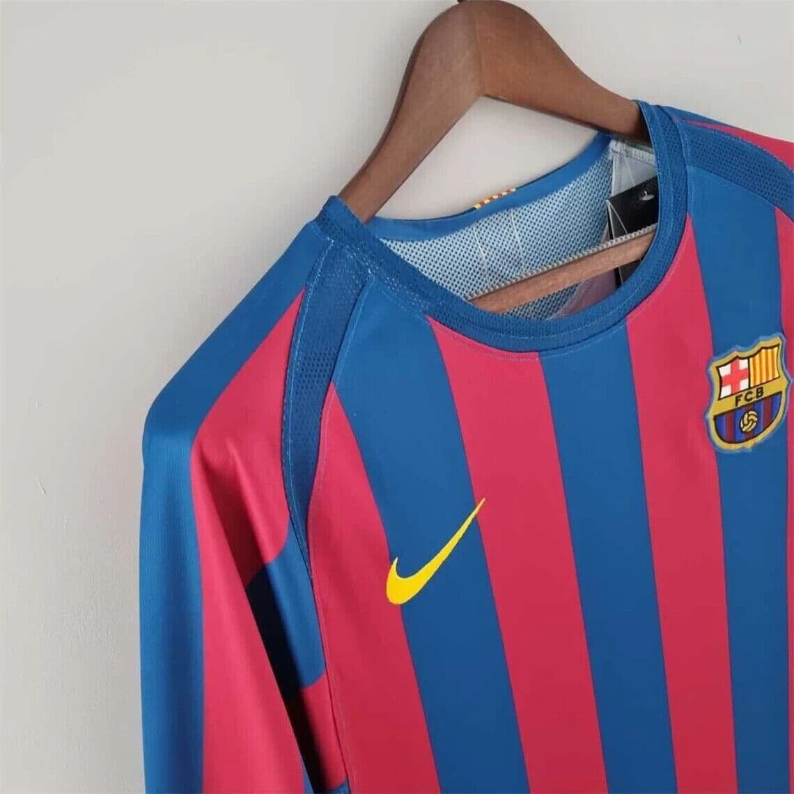 Barcelona 2005-2006 Home Retro Football Jersey