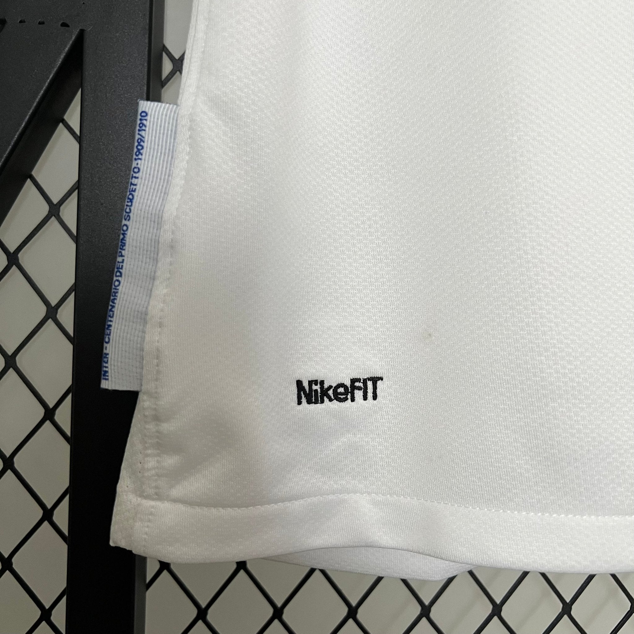 Inter Milan 2009-2010 Away Football Jersey