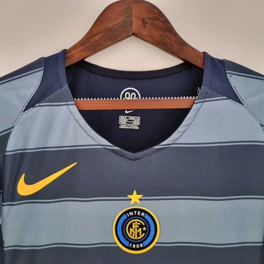 Inter Milan 2004-2005 Away Football Jersey