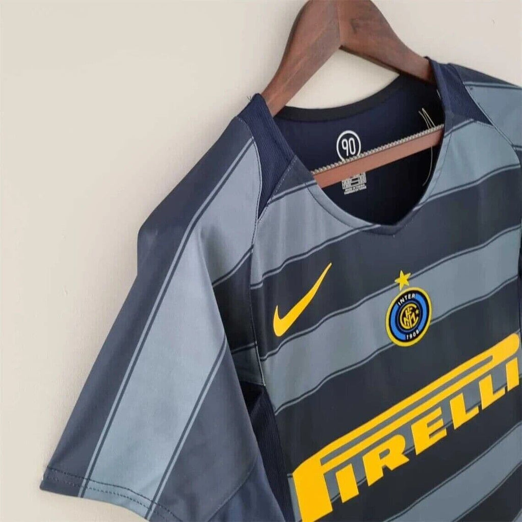 Inter Milan 2004-2005 Away Football Jersey