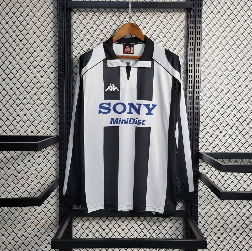 Juventus Retro Home Football Jersey