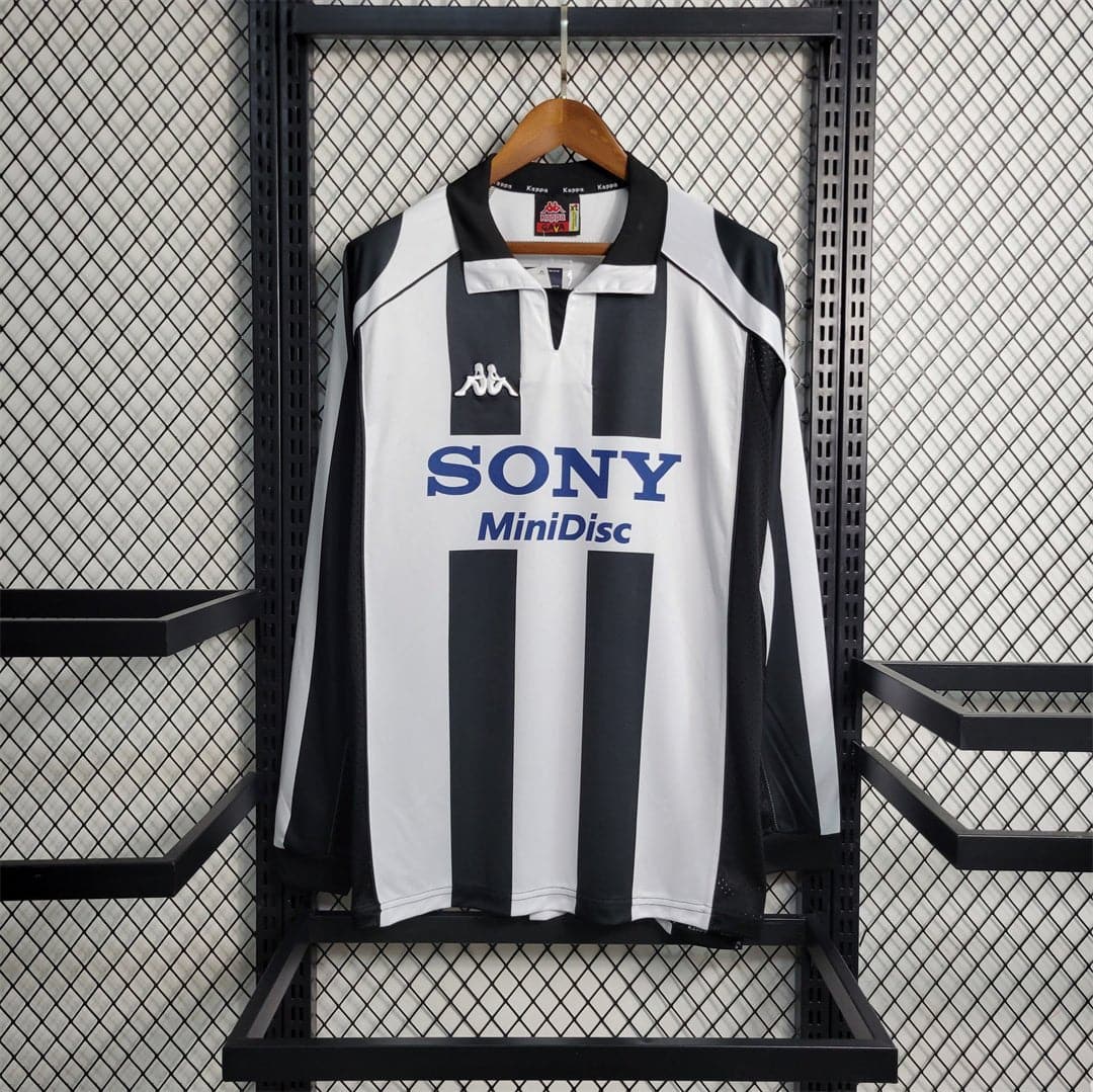 Juventus Retro Home Football Jersey