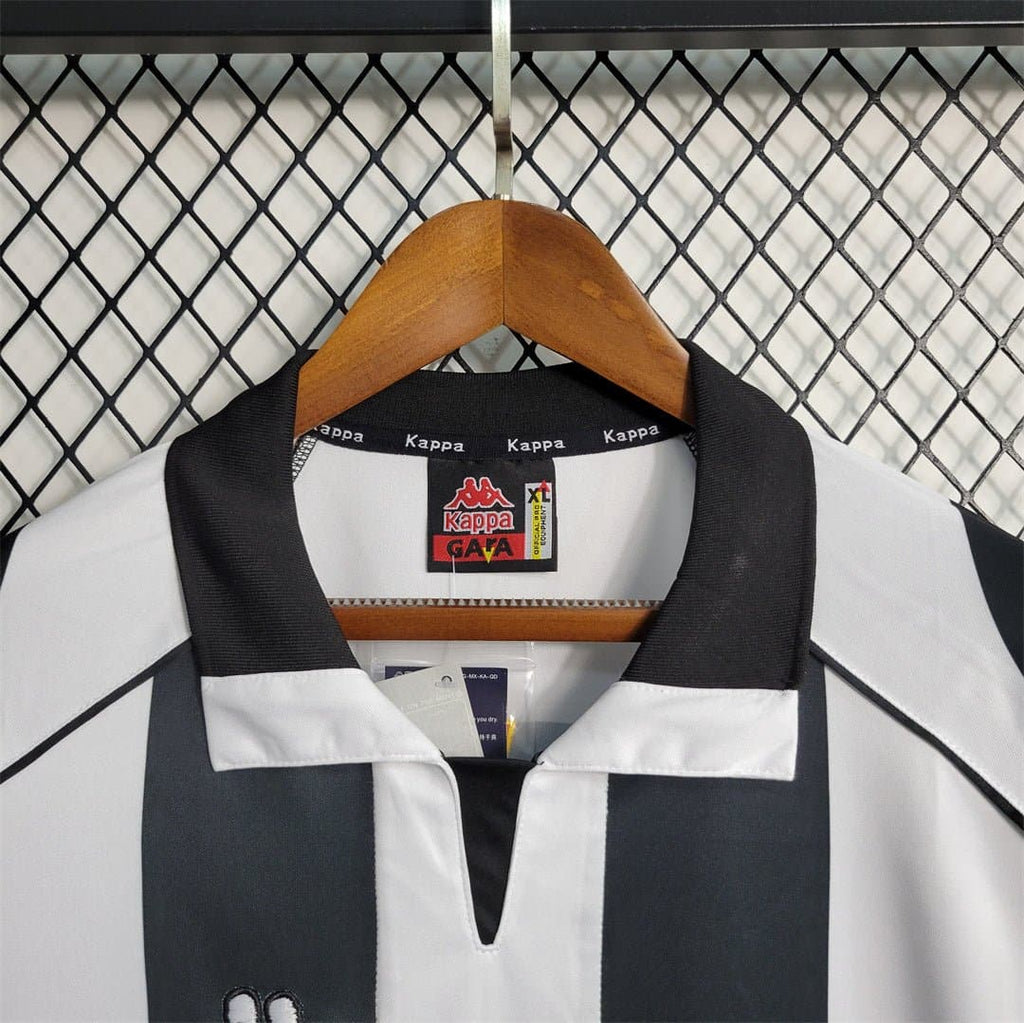 Juventus Retro Home Football Jersey