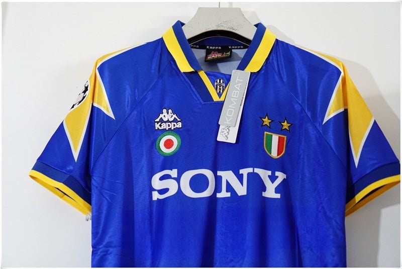 Juventus 1995-1996 Away Football Jersey