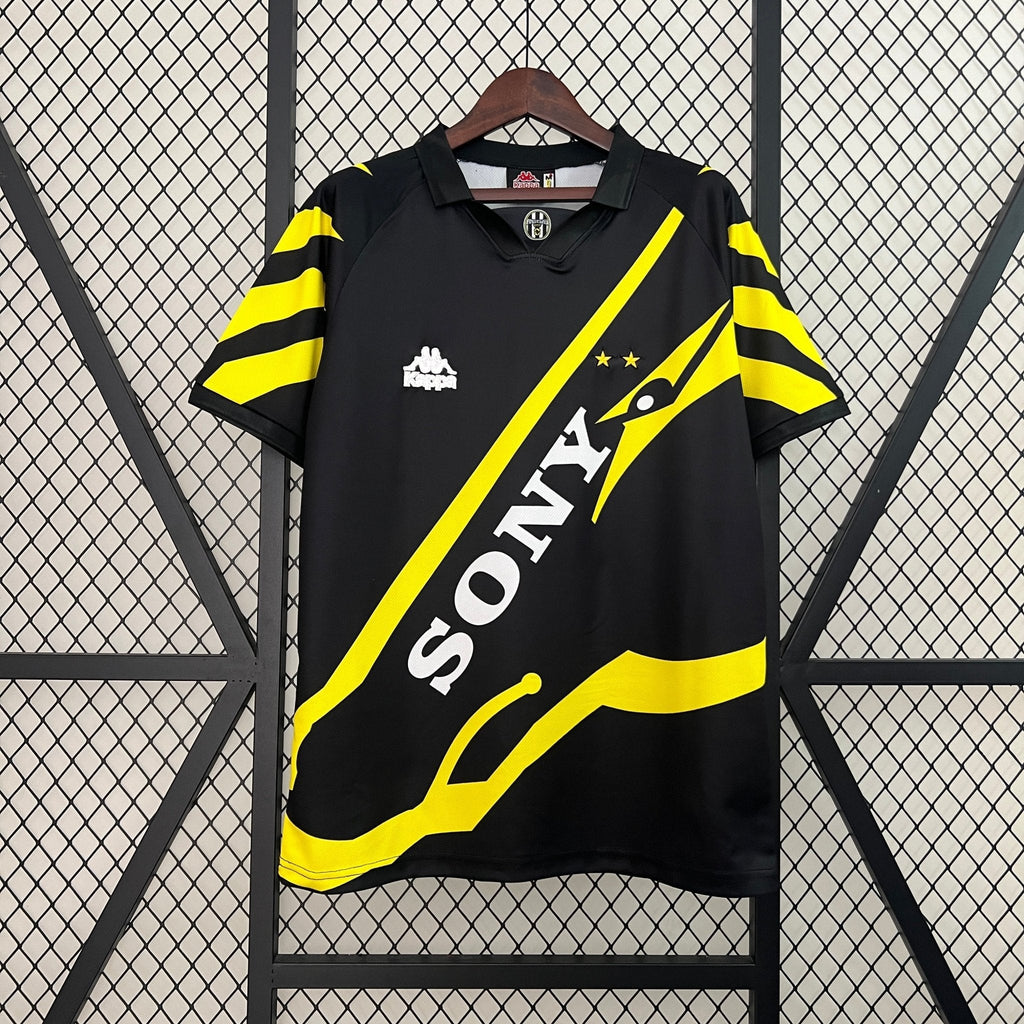 Juventus 1996-1997 Third Football Jersey