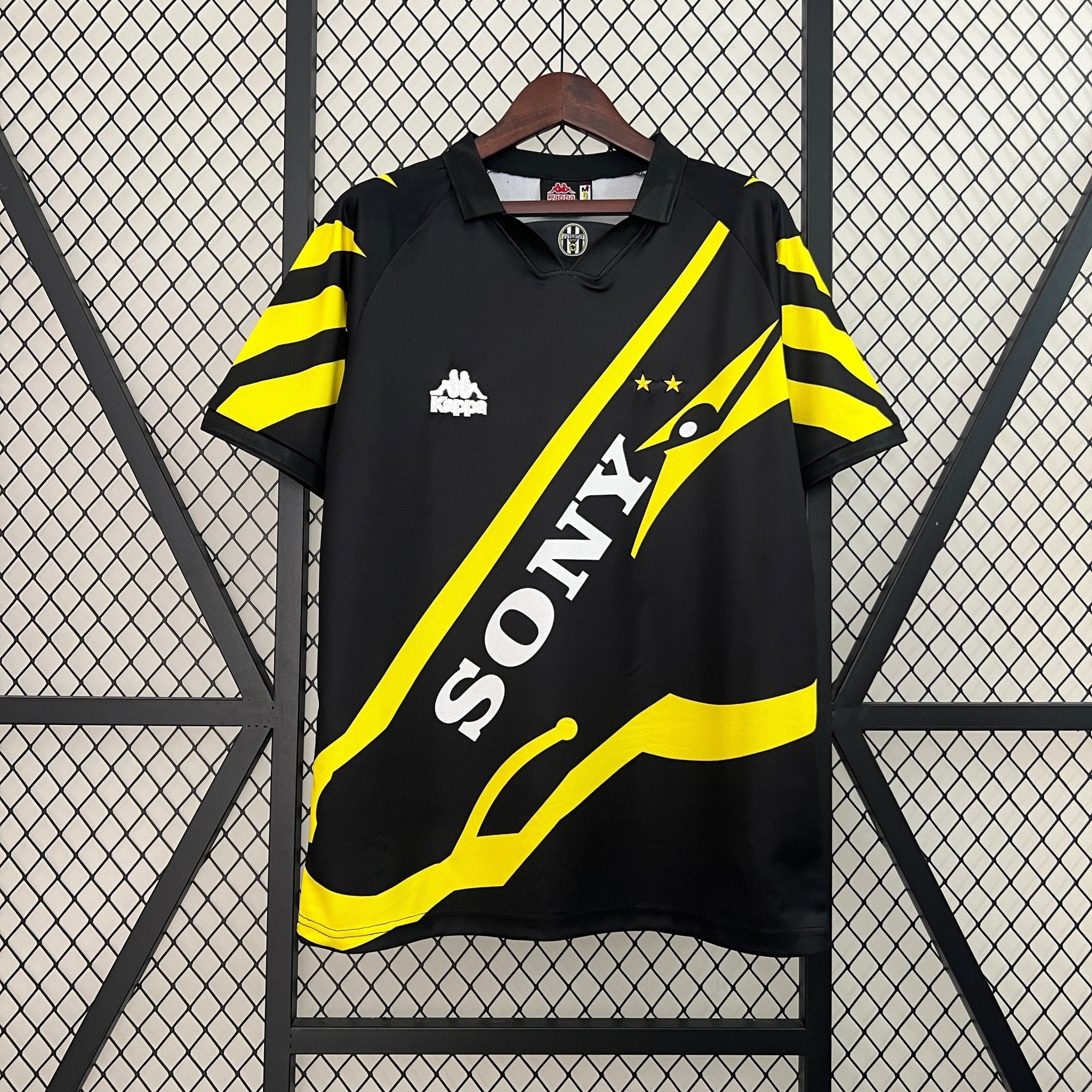 Juventus 1996-1997 Third Football Jersey