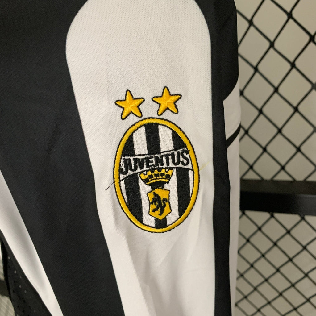 Juventus 1997-1998 Home Football Jersey
