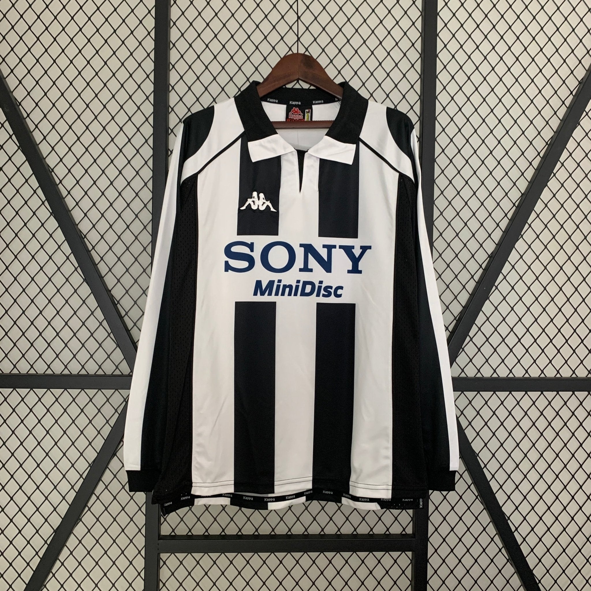 Juventus 1997-1998 Home Football Jersey