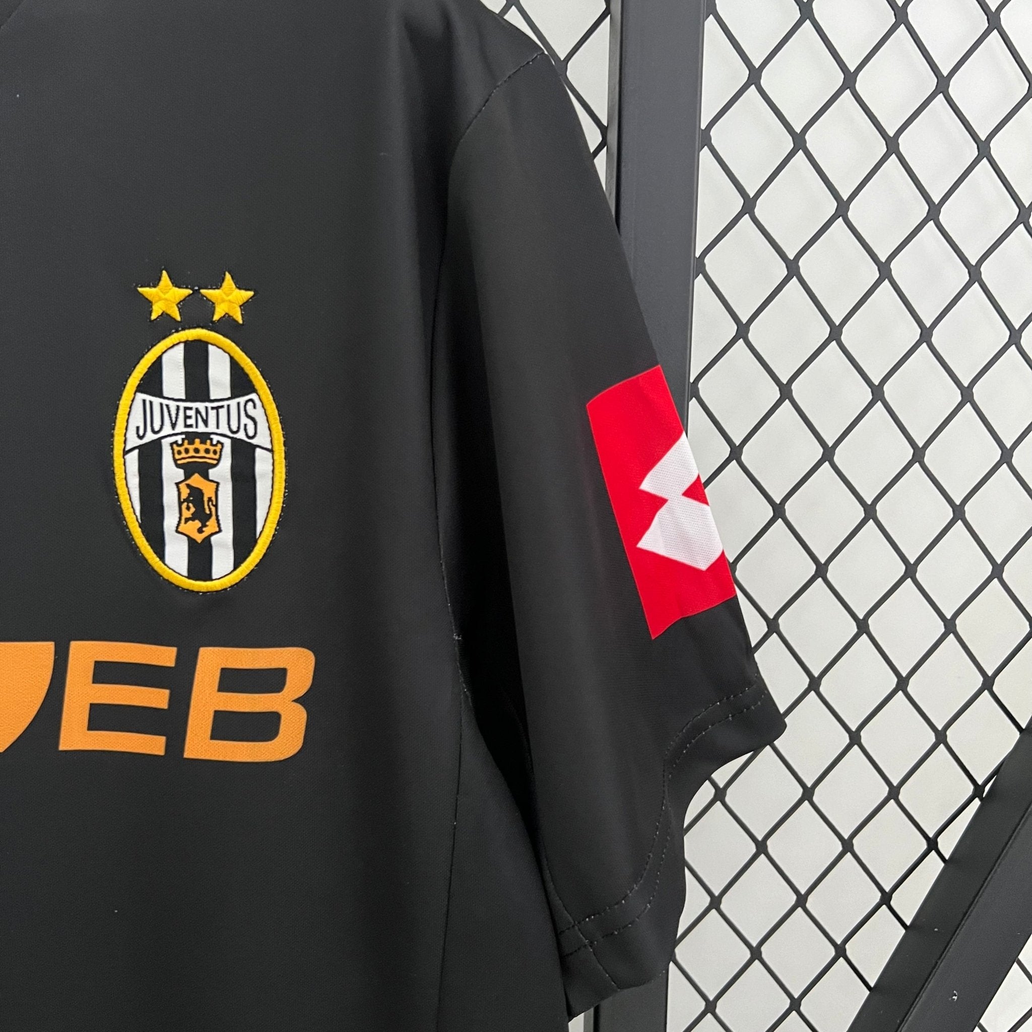 Juventus 2001-2002 Away Football Jersey