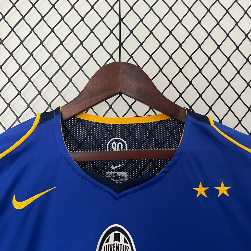 Juventus 2004-2005 Away Football Jersey
