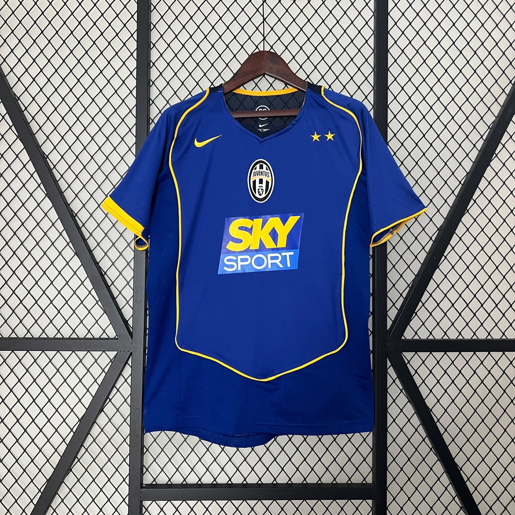 Juventus 2004-2005 Away Football Jersey