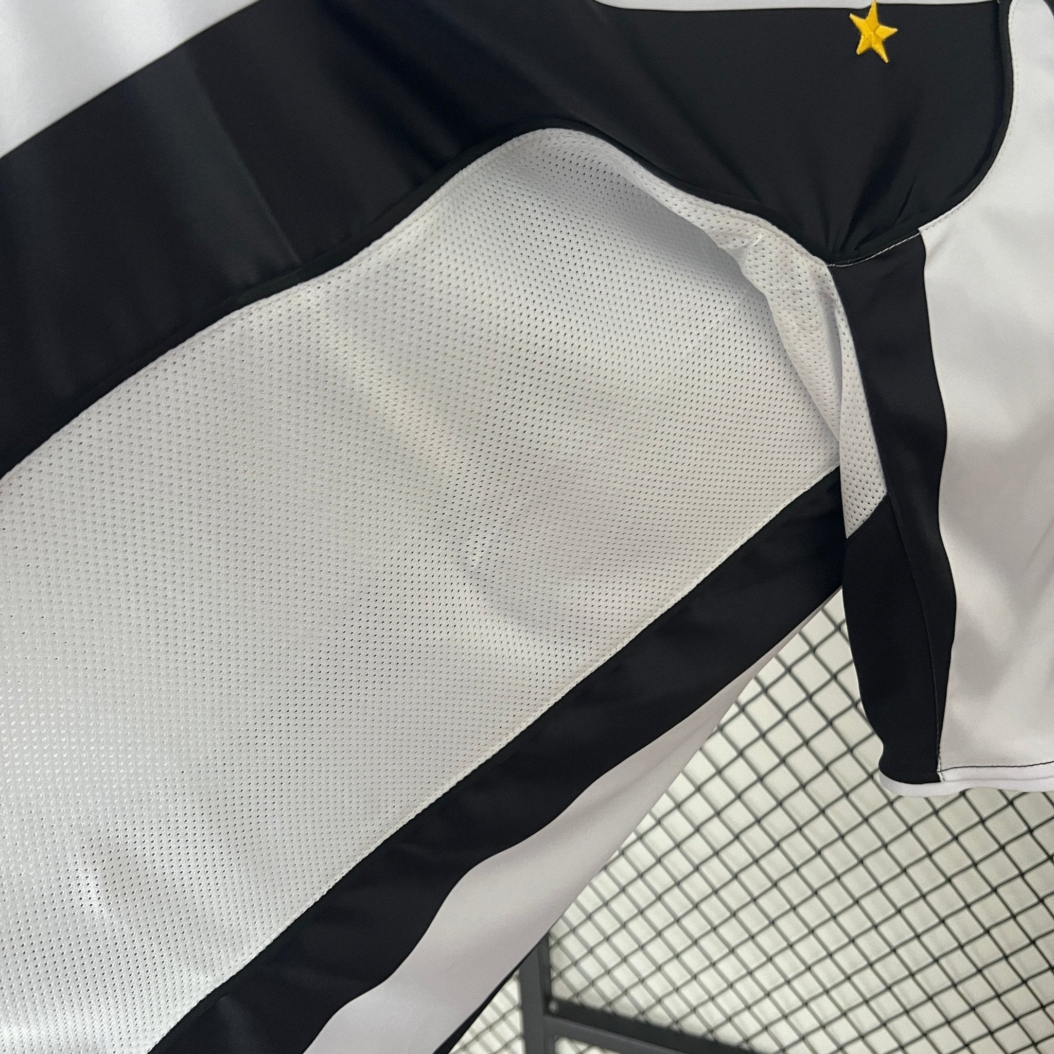 Juventus 2004-2005 Home Football Jersey