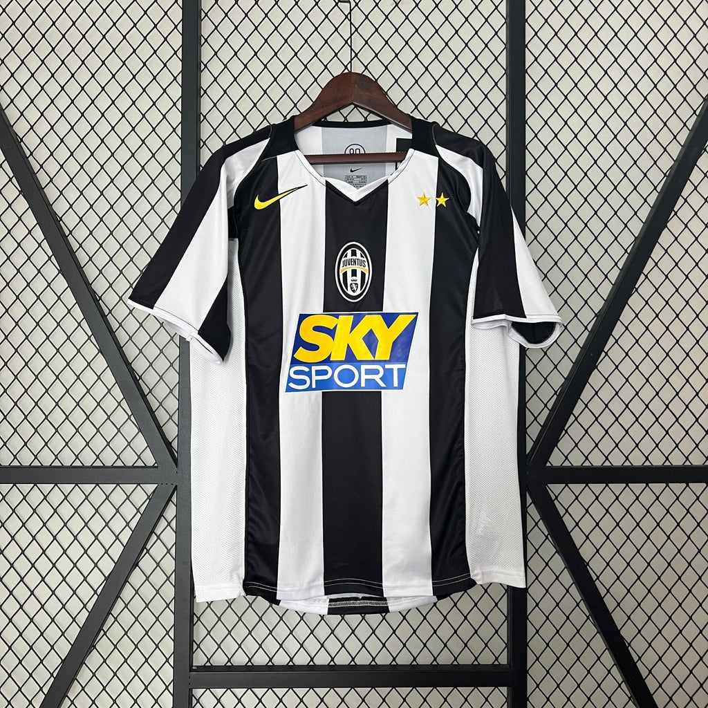 Juventus 2004-2005 Home Football Jersey