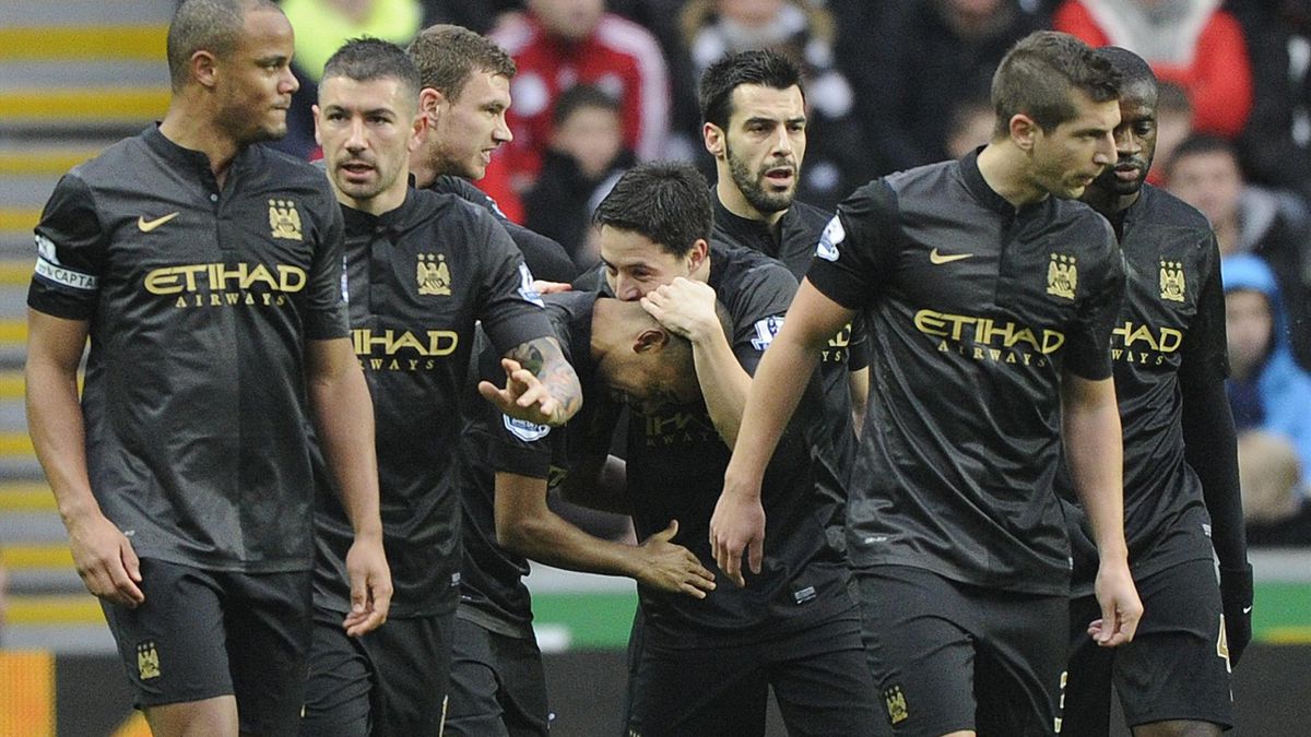 Manchester City 2013-14 Third Football Jersey