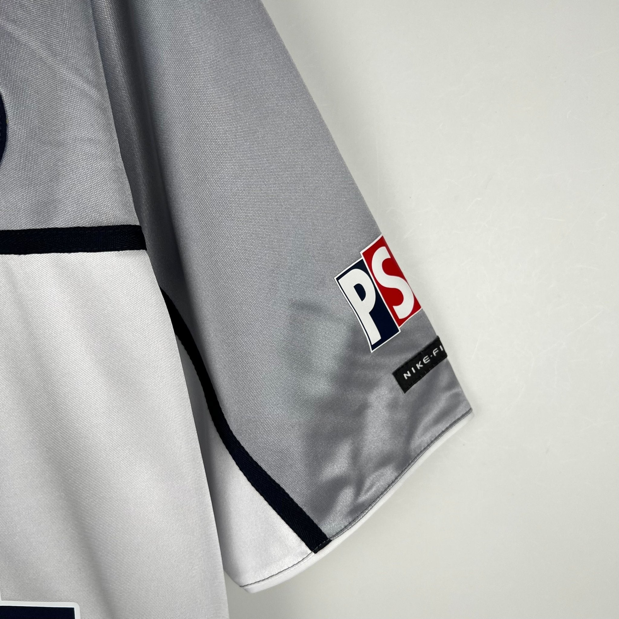 Paris Saint-Germain 1999-2000 Away Football Jersey