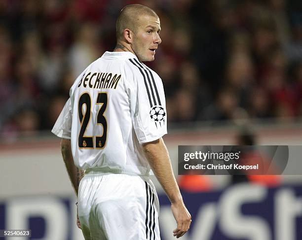 Real Madrid 2004-05 Home Football Jersey