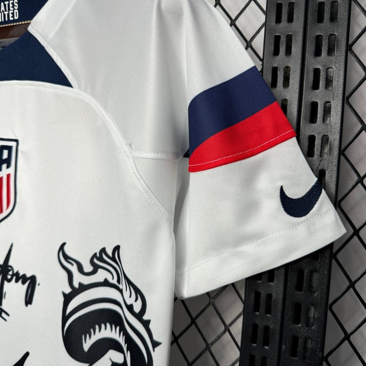 USA Statue Retro Away Football Jersey